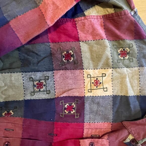 Vintage Oversized Plaid Button-Up Shirt | Retro Flannel | Cozy & Stylish - Picture 2 of 4